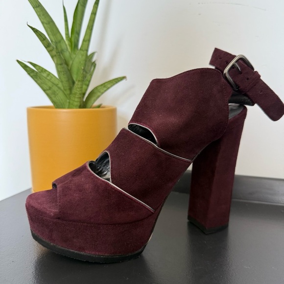 Stuart Weitzman burgundy suede Slits platform heel sandals - size 5.5 - Picture 6 of 8